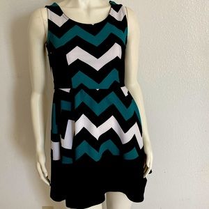 Black and green dress 🖤🤍💚